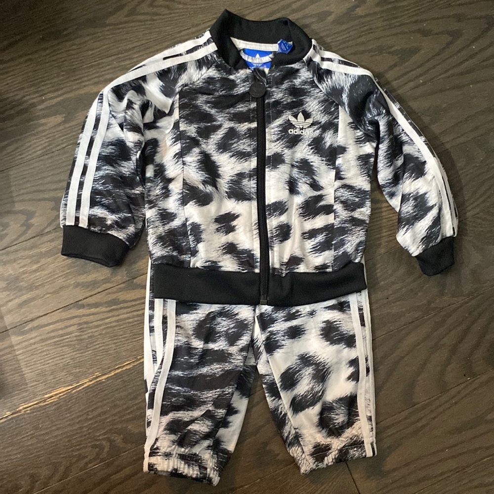 Adidas infant track suit size 9 months